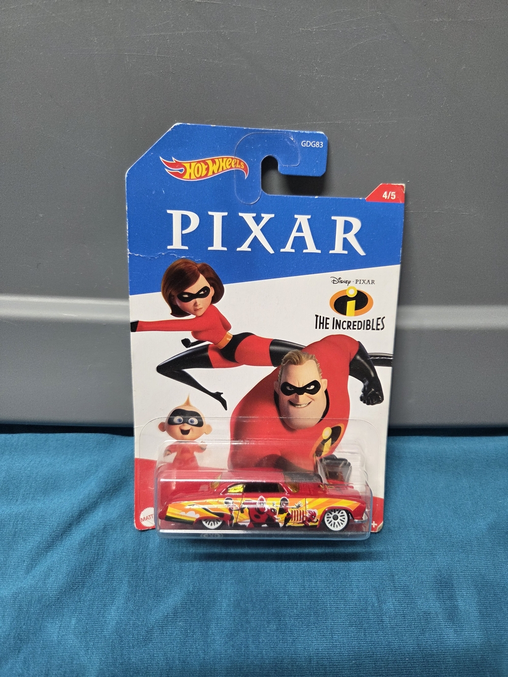 Hot Wheels Disney Pixar The Incredibles Fish'D & Chip'D Diecast
